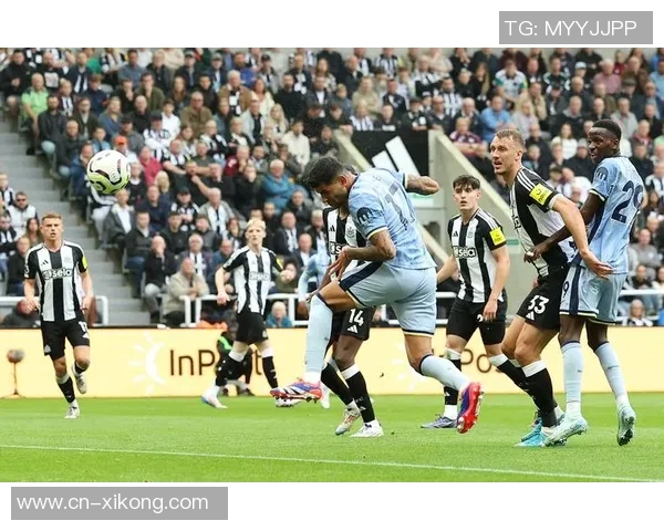 差点出事！热刺后场出球被断，勒温得球后扫射高出横梁