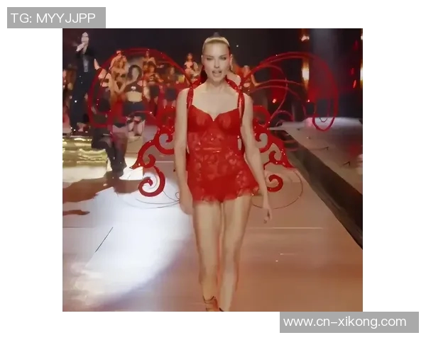 索菲坎宁安重燃儿时梦想里斯走维密秀激励她追逐时尚之路