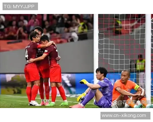 李新翔精彩穿裆过人后推射远角破门助海港4-2领先海牛 李新翔精彩穿裆过人后推射远角破门助海港4-2领先海牛